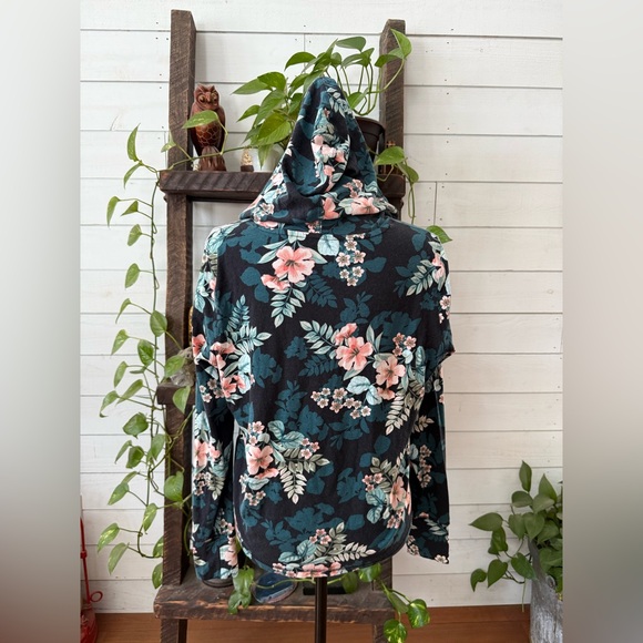 Calvin Klein Performance Floral Top - Teal with Pink Accents - Picture 10 of 17